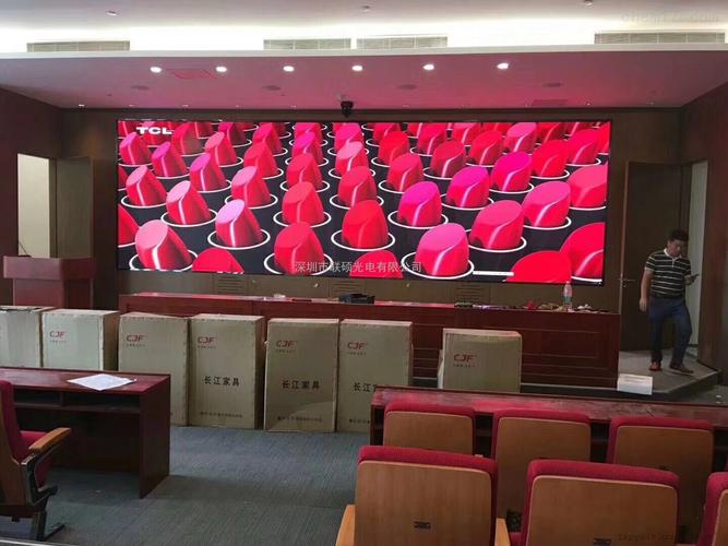 多功能厅舞台背景LED显示屏价格解析 室内屏一平米多少钱？